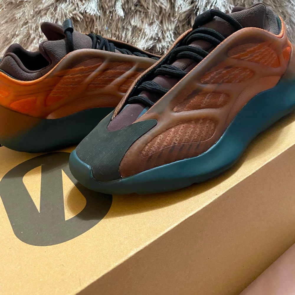 Yeezy Sneakers